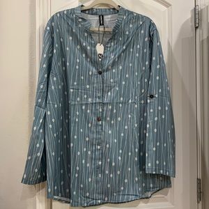 New aqua polkadot, button-down shirt with epaulets for three-quarter sleeves XL